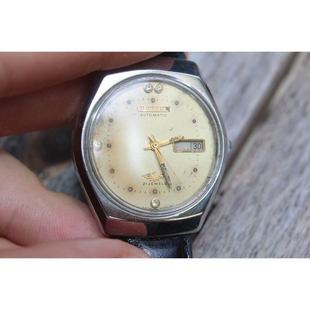 Vintage 1973 Citizen Automatic Mens Silver Watch W/daydate & Gold accents